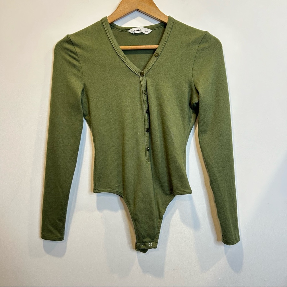 ☀️ 3/$15 Bluenotes Henley Long Sleeve Bodysuit Green
